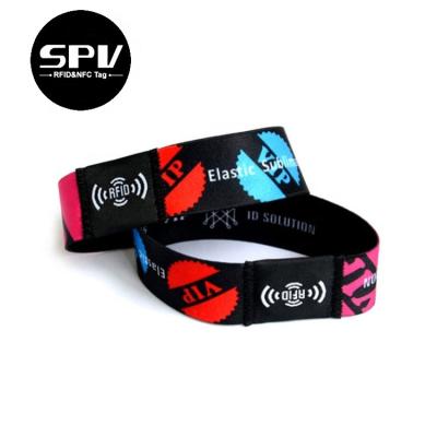 China Reusable Customize 13.56Mhz RFID Wristband Wristband Resistant for sale