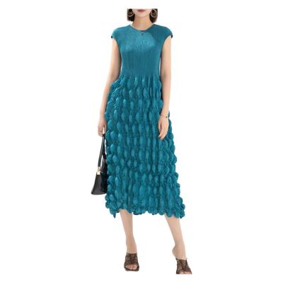 China Anti-wrinkle Women's Large Size Luxury Slim Fit Sleeveless Dress Loose round Neck Bubble Pleated Mid Length for Spring and Autumn for sale