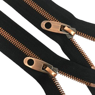 China No. Copper Color Long Teeth Metal Zipper Chain Custom Luggage. 5 Self Locking Metal Zipper Roll for sale