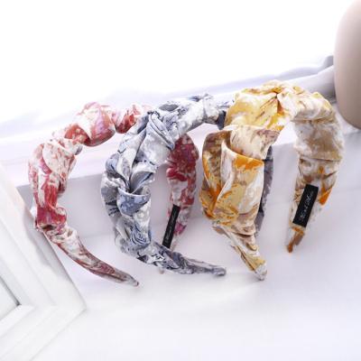 China 2021 Girls Hair Decoration Women's Bud Fabric Fashionable Wide Frilled Headband Headdress for sale