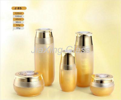 China Beautiful Empty Cosmetic Glass Bottles, Luxury New Cosmetic Packaging for sale