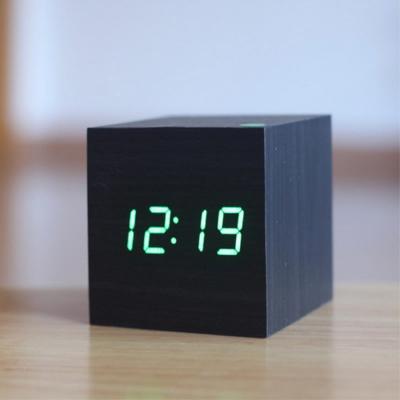 China High Quality Modern Square Wooden Calendars Night Light Temperature Time Display Desk Wake Up Led Light Alarm Clock for sale