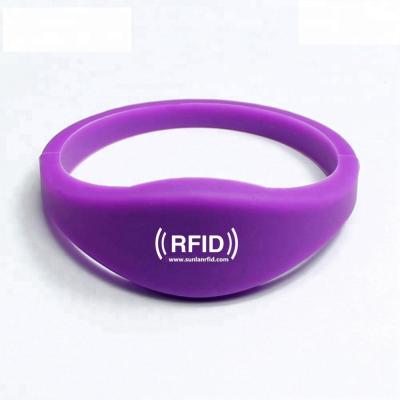 China PVC+Silicon factory low price rfid wristband TK4100 for sale