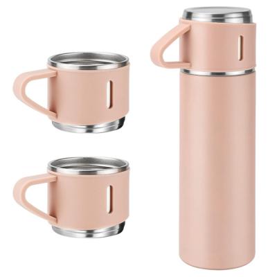 China 500ml Double Wall Stainless Steel Portable Bottle Set with Two Coffee Cups Business Gift Set for sale