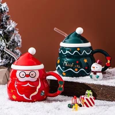 China Creatieve kerstboom mok met deksel keramische watertas voor thuiscadeaus Te koop