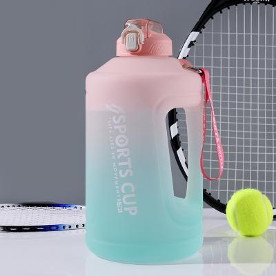 China Sustainable Gradient Color PP Plastic Bucket Water Bottle for Outdoor Sports Fitness for sale