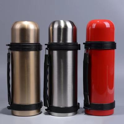 China 1.8L Portable Vacuum Stainless Steel Walking Kettle for Outdoor Sports Water Bottle for sale