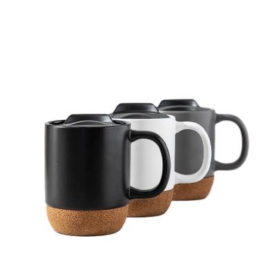 Chine 450ml Logo personnalisé Mat noir blanc base de liège Ceramique tasse de café de voyage avec couvercle PP à vendre