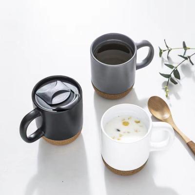 中国 14 OZ コルクベース石器マット カスタムデザイン セラミックコーヒーカップ PP蓋付き 耐久性 販売のため