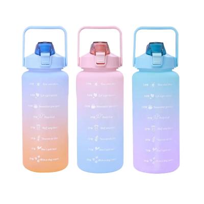 China Large Capacity 2000ML PETG Drinking Water Bottle with Straw and Anti-corrosion Coating for sale