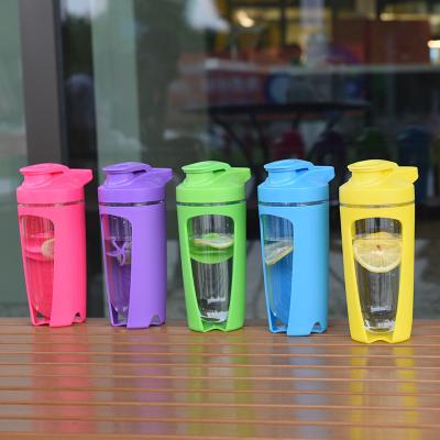 China Draagbare Shake Cup met Custom Logo Gezondheid Fitness Fruit Kleur Plastic Salad Shaker Te koop