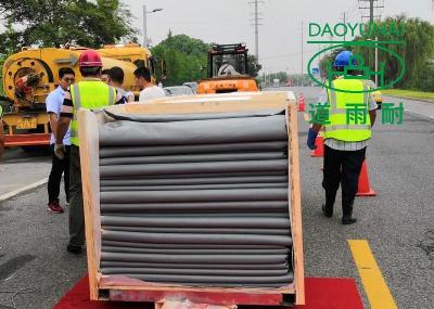 중국 CIPP는 곳 관형 공정 국제 도시 파이프 수리 W/O 발굴작업에서 큐어드되어서 늘어서 물에 담갔습니다 판매용