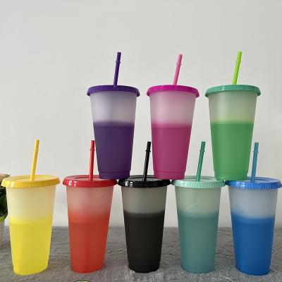 China Wholesale 700ml 24oz Disposable Color Changing Summer Cold Reusable Coffee Mug Plastic Drink Tumblers Cup With Lid And Straw for sale