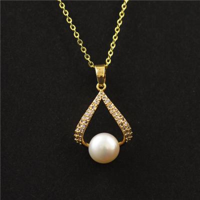 China FASHIONABLE Exquisite Natural Freshwater Pearl Vintage Custom Gold Plated Pendant Necklace Women Jewelry for sale