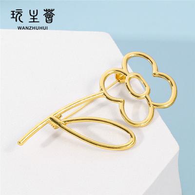 China 2022 Fashionable Jewelry Zinc Alloy Wholesale Sellers Customized Flower Brooch Pin Luxury Brooch For Ladies for sale