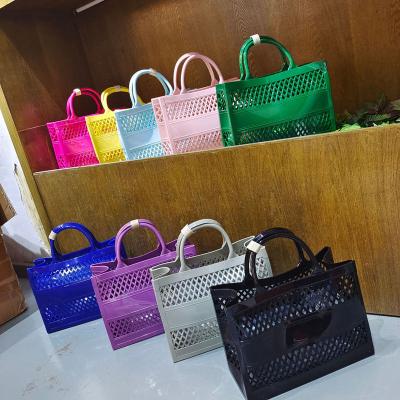 China PVC Jelly Basket Big Tote Bag Fashion Large Capacity Jelly Beach Tote Bags and Purse for Women for sale