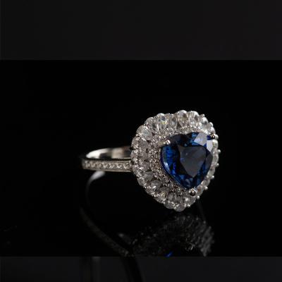 China CLASSIC Factory Direct Customized Heart Shape Sapphire Diamond Round Cut Moissanite Diamond Ring For Women for sale