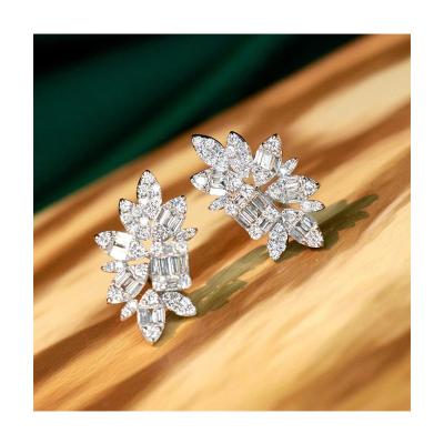 China Romantic Luxury Elegant Flower Shaped Stud Earrings Christmas Gift Diamond 18k Gold Jewelry for sale