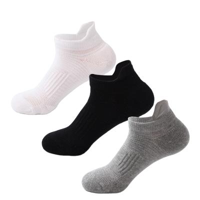 China New antibacterial design for spring and summer sport running quality men socks for sale