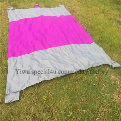 China SPKD-011 Outdoor Popular Picnic Folding Universal Waterproof Picnic Beach Blanket With Stakes for sale