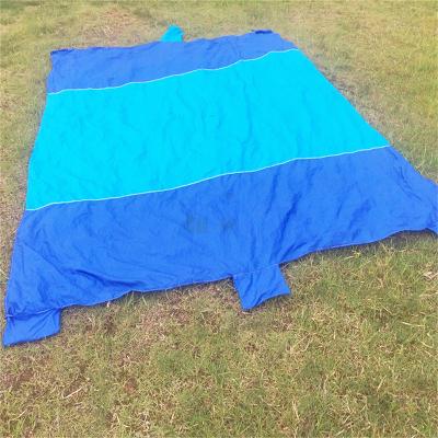 China Beach Picnic Blanket Lightweight Compact Mat Pocket Portable Waterproof Blanket for sale