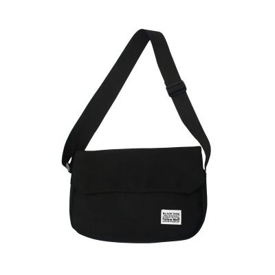 China Cheap custom fashion style men and women single shoulder single shoulder cross - messenger Bag With Body Logo for sale