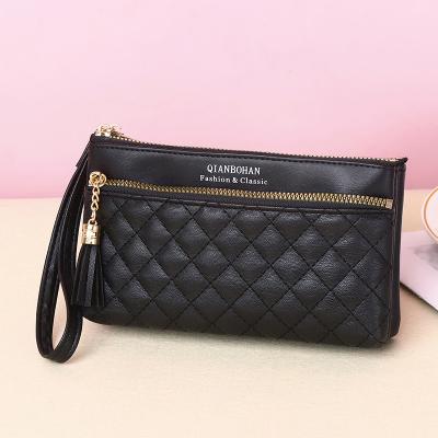 China Waterproof PU Women's Long Purse With Quilted Contrast Tassel Ladies Wallet Fringe Zipper Multi-Card Long Wallets For Women for sale