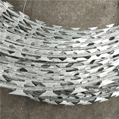 China Wholesale High Strength Prison High Quality Safe Durable Iron Wire Farm Fence Blade Galvanized Barbed Wire for sale