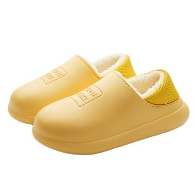 China CUSHIONING Hot Selling Fashionable Non-slip Comfortable Soft Indoor Slippers For Winter for sale