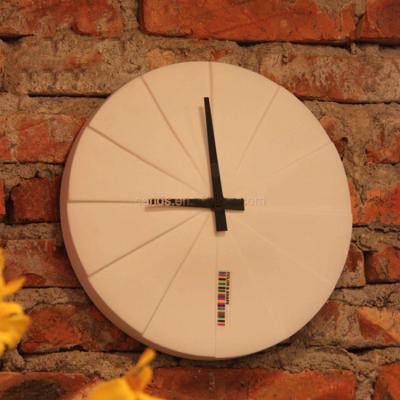 China Customized Antique Style Cheap Price Round Porcelain Matte White Wall Clock for sale