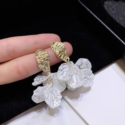 China Korean White BOHEMIA Shell Flower Petal Drop Earrings For Women 2020 New Statement Pendientes Trendy Jewelry for sale