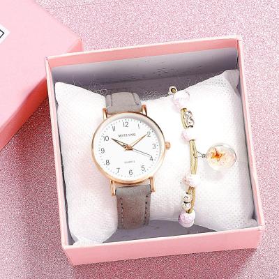 China Dig 2021 NEW Women Watches Vintage Sports Small Simple Leather Strap Watch Casual Wristwatches Reloj mujer for sale