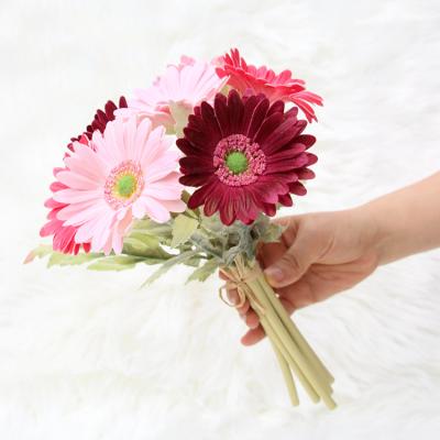 China Eco-friendly PU Artificial Flowers Top Quality Daisy Flocked Leaves Touch Real Gerbera Bouquet for sale