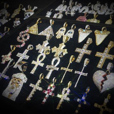 China Hiphop 2021European And American Wholesale Custom Hiphop Jewelry Iced Out Gold Plated Cross Pendants for sale