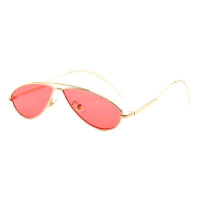 China New Retro Fashion Ocean Piece Cat-Eye Sunglasses Curved Sunglasses For Men And Women for sale