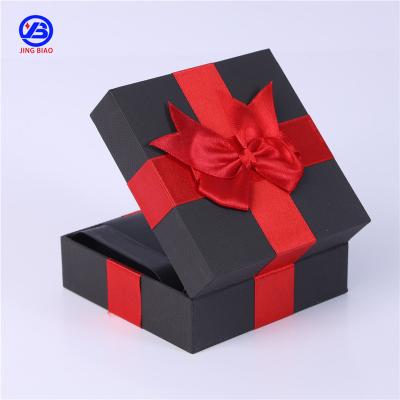 China 2022 New Design Handmade Gift Box Customization Logo Luxury Cosmetic Packaging Paper Packaging Box With Ribbon Closure for sale