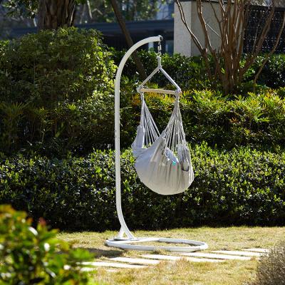 China Comfortable Outdoor Indoor Hammock Chair with Macrame Lace Fringe Tassel and Wooden Rod with Stand for sale