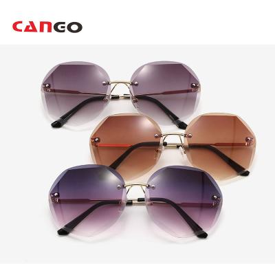 China Custom fashion durable men's vintage sunglasses gradient lens uv400 metal frame rimless sunglasses for men for sale