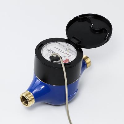 China Residential / Domestic Piston Displacement Volumetric Dry Water Meter With Plastic Closing Ring Dn15 R400 With Cable for sale