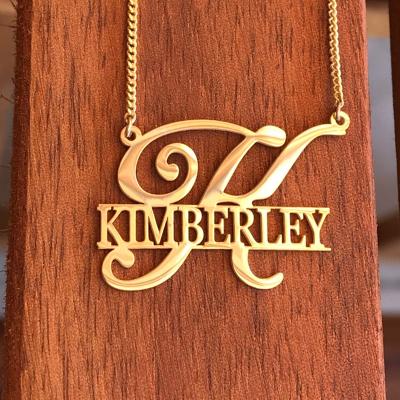 China Environmental Friendly Custom Necklace With Large Personalized Personalized Name Plate Name Initial Pendant Necklace for sale