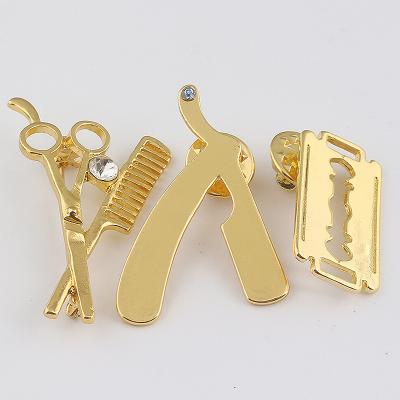 China Environmentally Friendly Barber Brooch Washing The Hair Barber Scissors Razor And Brooch Barber Pin Badge Pendant Necklace for sale