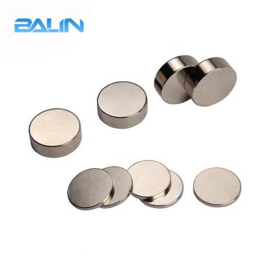 China Industrial Neodymium Magnet ISO9001 D8x2mm Round Rare Earth Powerful Magnets Tiny Magnet Disc for sale