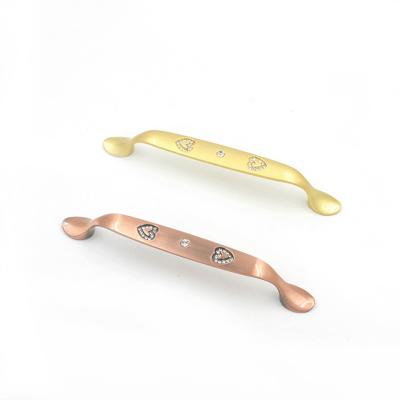 China Classic Modern Vintage Metal Furniture Handle Gold Bedroom Drawer Cupboard Handle for sale