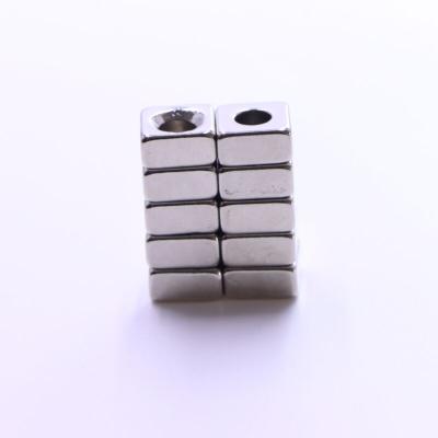 China Industrial Magnet Strong magnetic neodymium iron boron N28 N35 N40N52 strong magnetic square countersunk hole magnet for sale