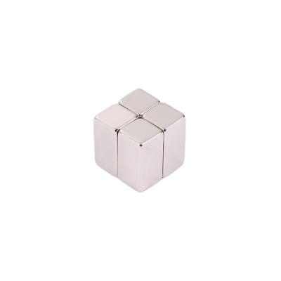 China Industrial Magnet Wholesale price of square magnet neodymium iron boron N35N45 strong magnetic neodymium magnet from manufacturers for sale