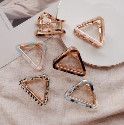 China Medium Temperament Hair Clip Hair Clip Alloy Triangle Dish Ins Acetate Hair Grip 5CM Hollow Grip for sale