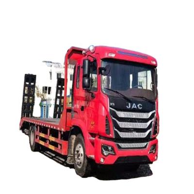 China Front Lifting Self Loading Low Bed New Euro V Howo 4*2 Light Duty Flatbed Truck For Sale 4 - 6L for sale