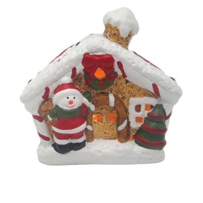 China Hot Sale Europe Christmas Indoor Decoration LED Ceramic Village House Christmas for sale