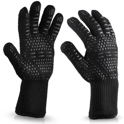 China Traditional Custom Black Dotted Silicone Cooking Kitchen Oven BBQ Glove BBQ Heat Resistant Glove for sale