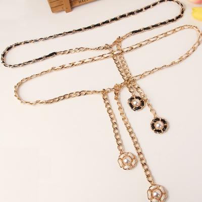 China 2022 Factory Hot Selling Pearl Belt Pendant Ladies Fashion Belt Metal Wave Flower Pearl Buckle Chain Chain for sale